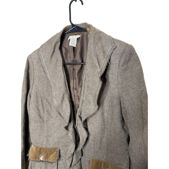 Cabi Women Wool Blend Brown Tweed Ruffle Front Blazer Jacket Size Small - Picture 2 of 6